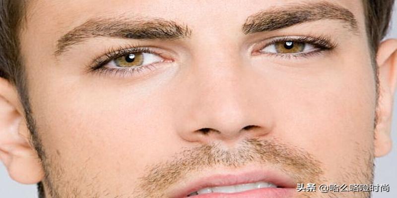 男性最常见的眉形，一字眉太普通，剑眉最流行，五官深邃最适合它