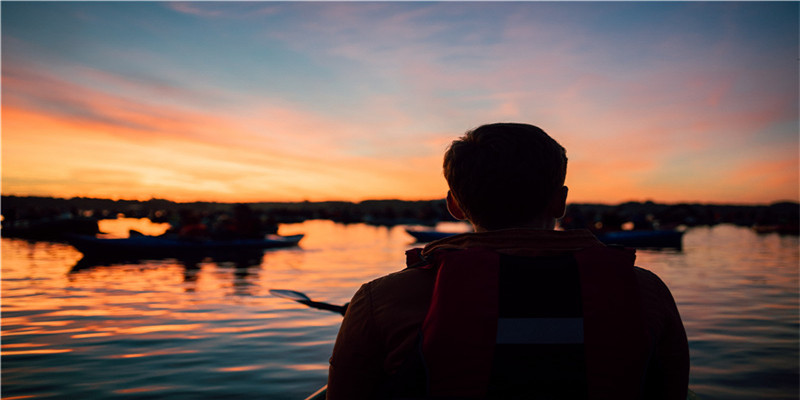 湖南高校男老师走红，长相神似康巴小伙丁真，身高188又年轻有为