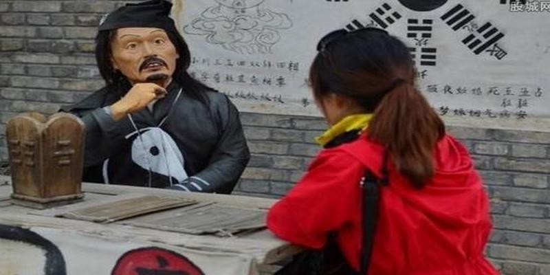 明明与你素不相识，却对你家情况了如指掌，算命先生怎么做到的？