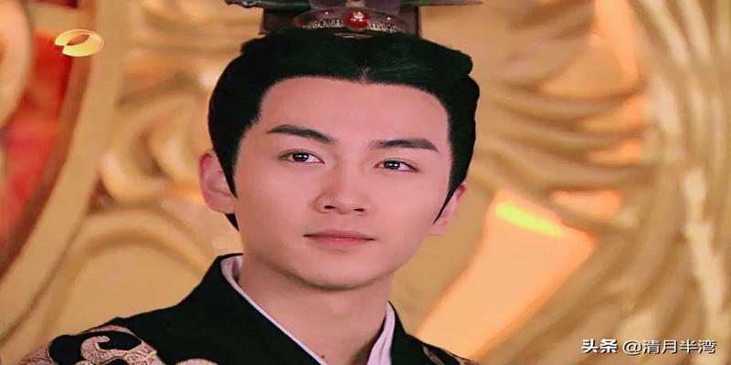 长在审美点上的古装美男，剑眉、星目、薄唇，古言小说男主有了脸