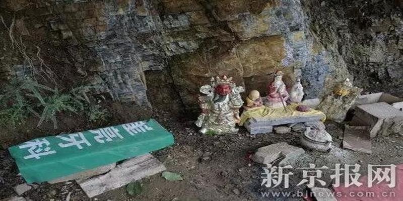 每年收入近千万,奶奶孔子耶稣都供 | 河北奶奶庙的“生意经”