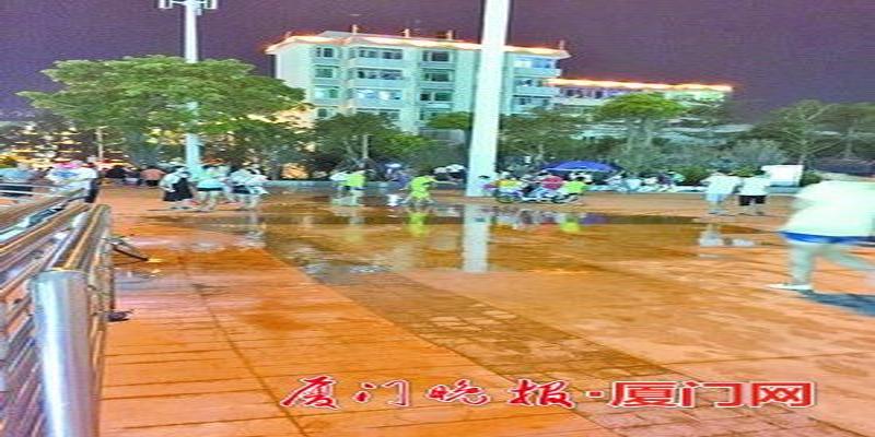 厦门演武大桥观景平台开放　不文明现象时有发生