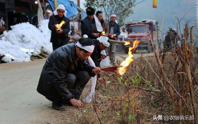 刚日去世柔日下葬！农村办白事有多讲究？出丧下葬择日深度解读