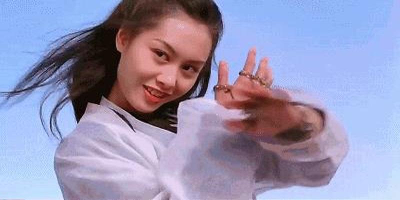 张曼玉版青蛇难以超越,baby也小试了一下