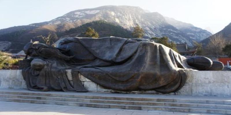 道士上门给人看相,刚进门扭头就走:不算了,他们全家都不是凡人