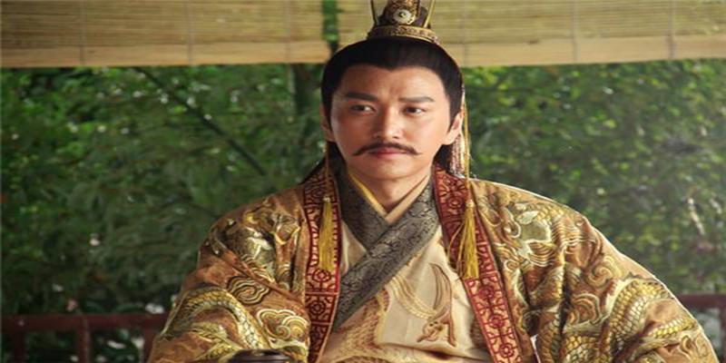 道士上门给人看相,刚进门扭头就走:不算了,他们全家都不是凡人