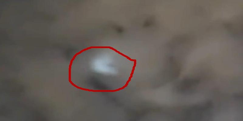 中秋节前太原天空出现异象，不明发光体一直在游荡，像似一条龙？