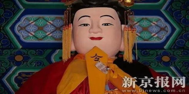 每年收入近千万,奶奶孔子耶稣都供 | 河北奶奶庙的“生意经”