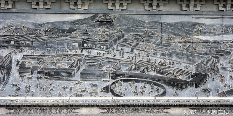 梁彦彬的矿区版“清明上河图”浮雕，讲述老矿区的故事