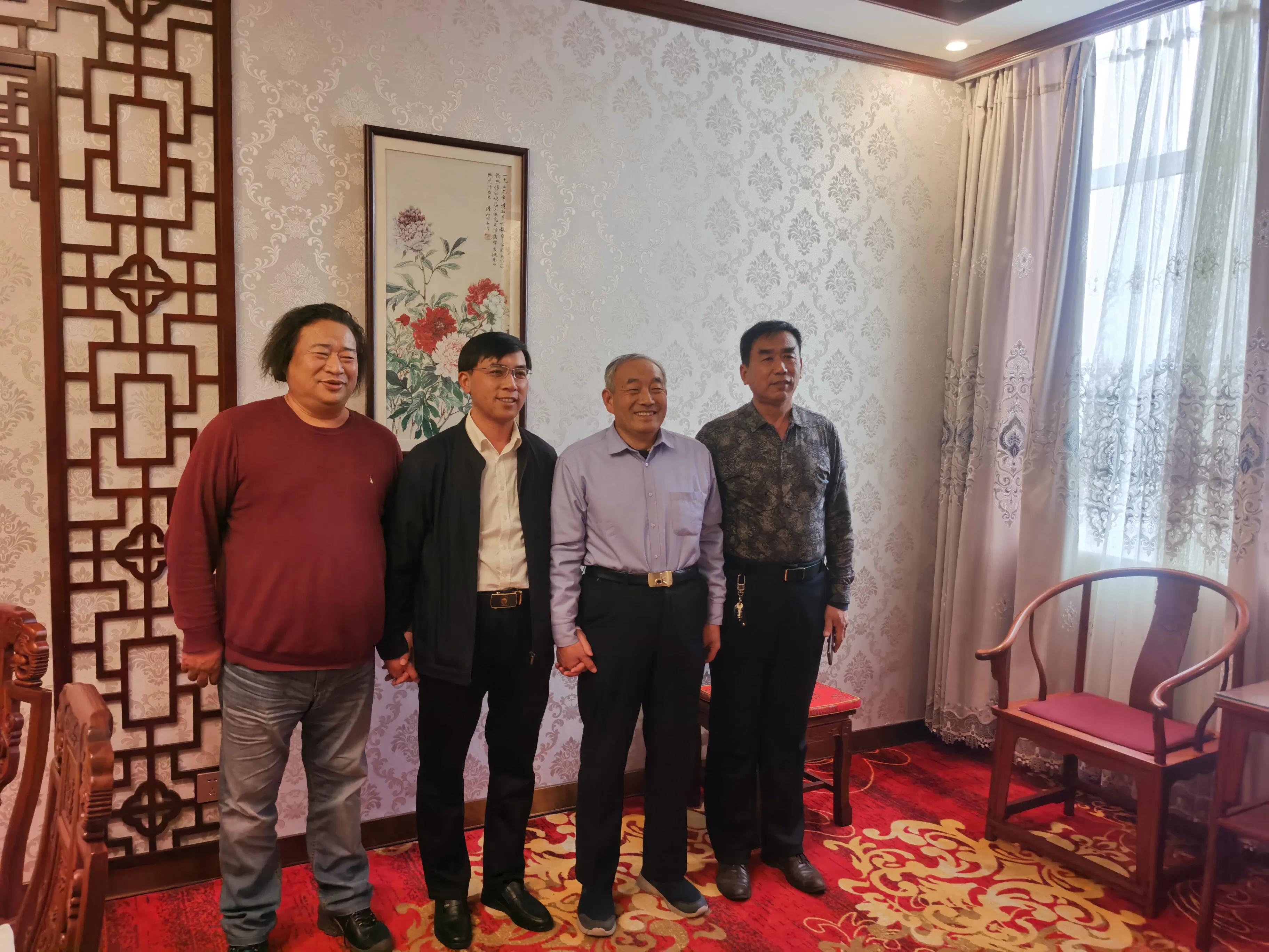 中国周易协会副会长到访杨东风艺术馆