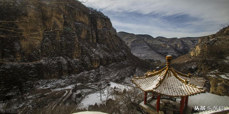 秦川峻岭万千峰，九州龙脉卧关中。……秦岭72峪