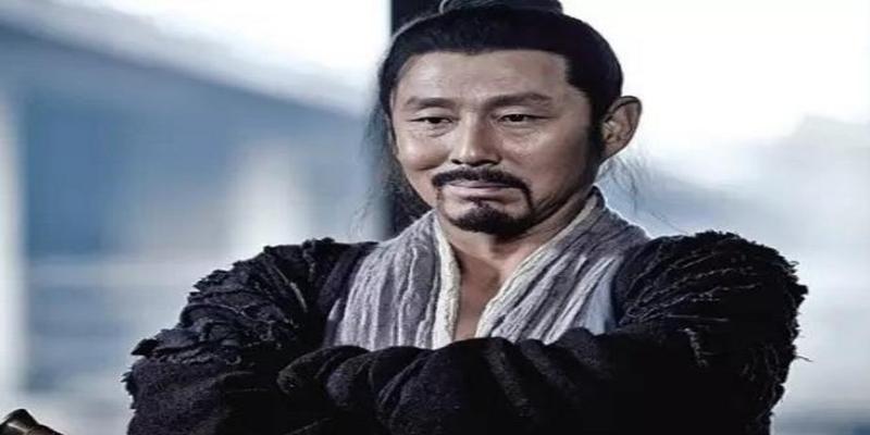 算命先生见一伙乡村无赖喝酒，大惊失色道：怎么都是王侯将相在此