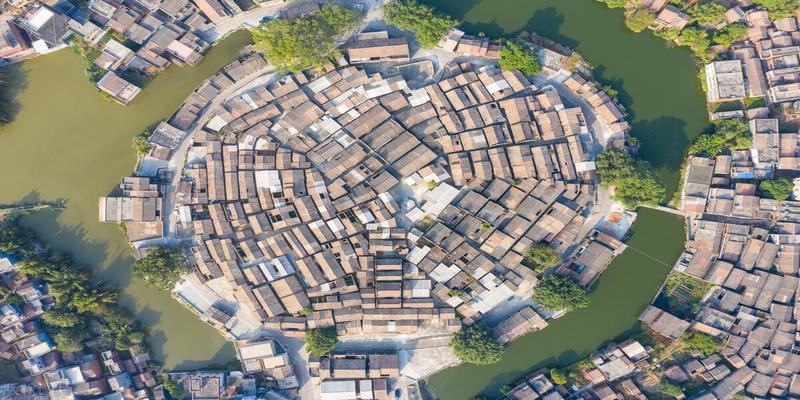 不少人误以为《易经》就是《周易》,其实不然,大错特错了