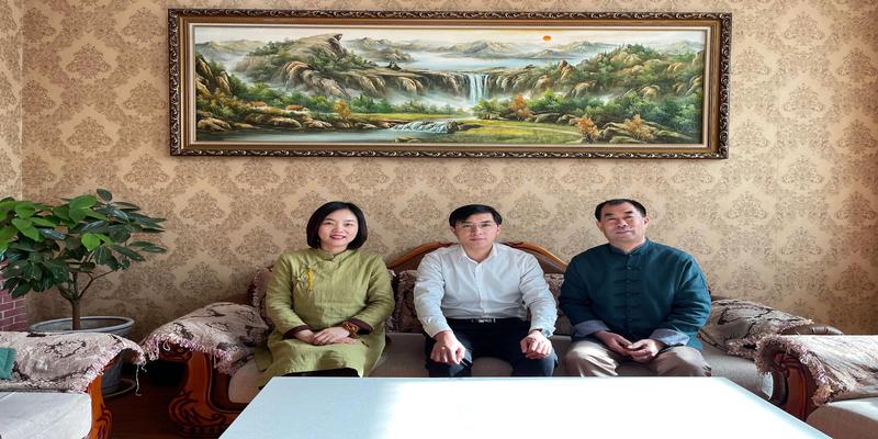 中国周易协会潍坊分会何会长到访中国周易画院