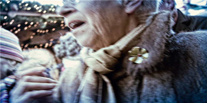 常常梦见自己掉牙或牙齿松动,真的预示着亲人遇灾吗?