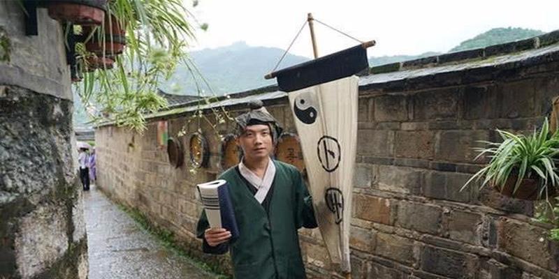 民国第一算命先生，百算百中被称为半仙，却没有算对自己的人生