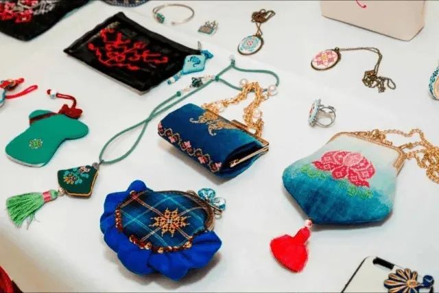 罗泾十字挑花:小挑花,大内涵