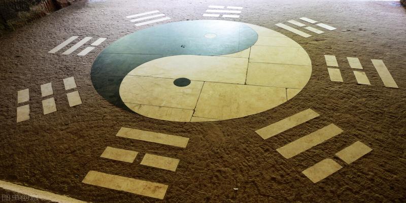 不少人误以为《易经》就是《周易》,其实不然,大错特错了