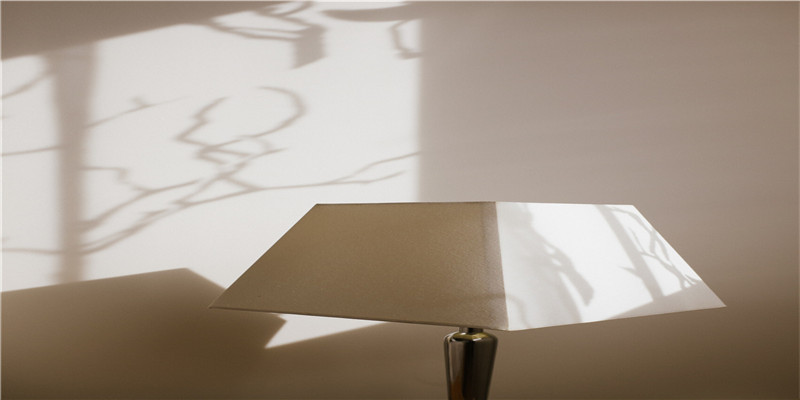 老人死后给家人托梦，家人立马请来阴阳先生，挖开后坟里竟全是水