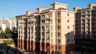 挨着医院的房子风水怎么样(地段好的房子固然好)