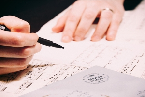 额头太高的女人婚姻不好(同样都是高颧骨)