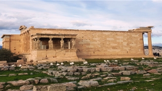 梦到裸奔(梦见裸奔什么意思)