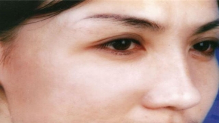 额头眉间有皱纹的面相怎么样？(眉间有毛 面相)