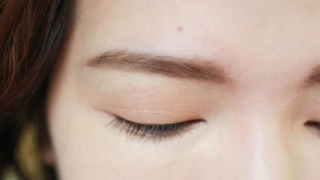 眉头毛发多(眉毛浓粗长代表什么)