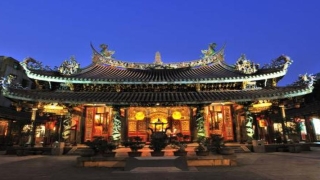 八字纯阴又带华盖星(什么样的命是僧道之命)