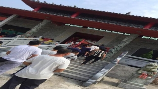 路上遇到算命非要给我看面相(老板过来找算命先生给自己看命)