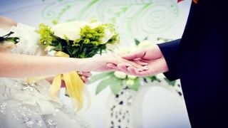 纯阴八字的女人旺夫吗(八字的相符代表着婚姻中的幸福)