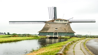 带琰字深刻人名(琰的意思在名字里寓意)