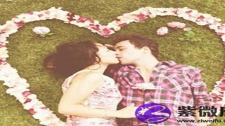 面带桃花的面相特征(看面相哪个部位看桃花运)