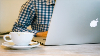 得意洋洋的意思是(得意洋洋 的意思解释)