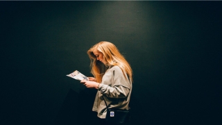 男人背部痣相图解吉凶(右臂上的痣很多)