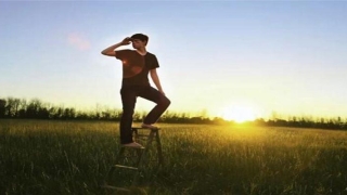 八字财多的男人的相关介绍(八字四柱都有财)