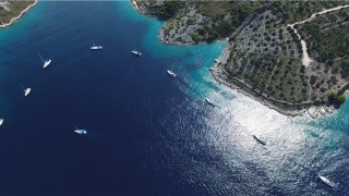 带凡男孩帅气有涵养的名字(男孩名字带凡字名字)