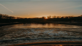 靠山痣有多厉害(有靠山的人)