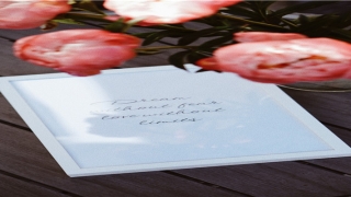 纯阴八字的人佩戴什么(她手上这只带着草木气的手镯)