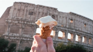 订婚男方讲话(女王登基70年)
